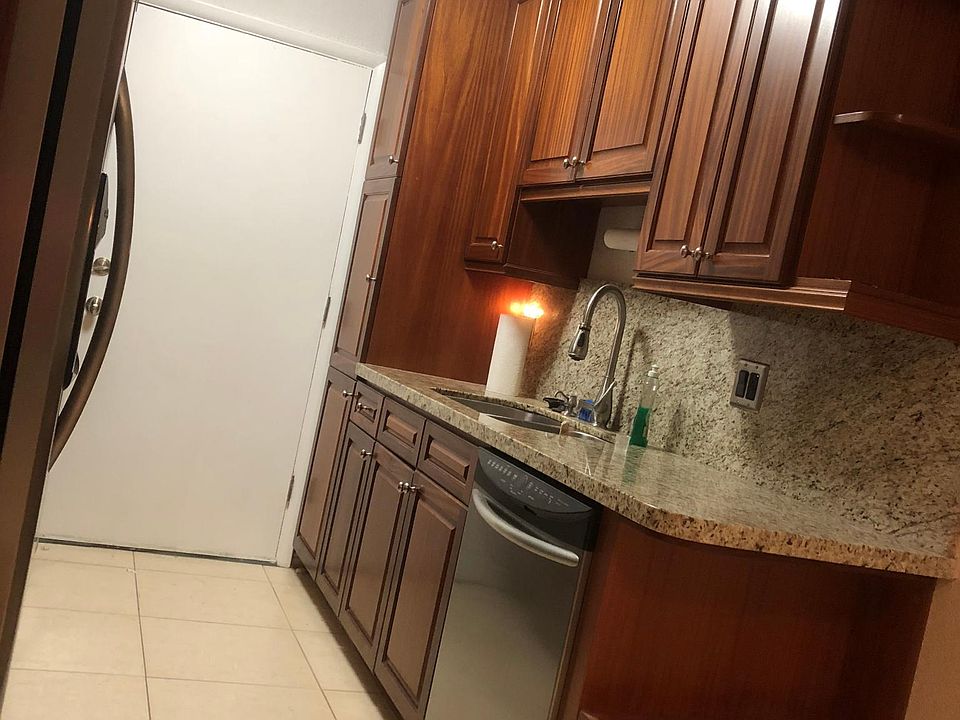 1st image of 685 Miller Dr