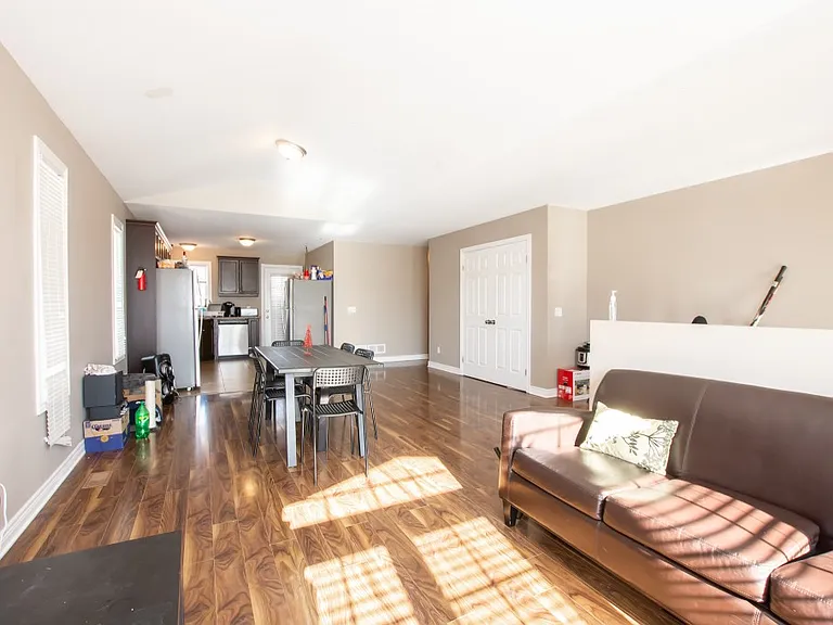 10 Trent Ave — Photo 8