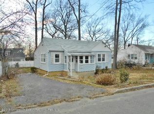 121 Seawood Dr, Keyport, NJ 07735