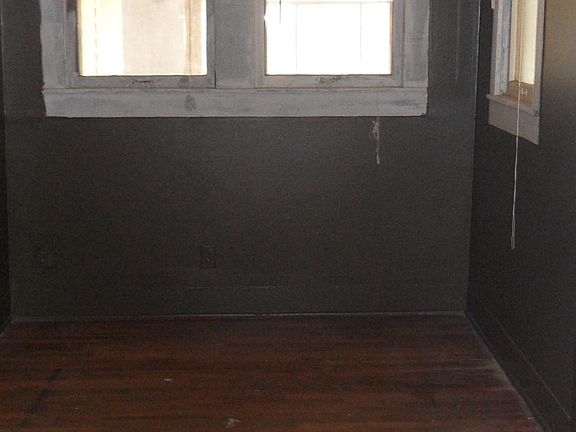 5th image of 805 W 1st St