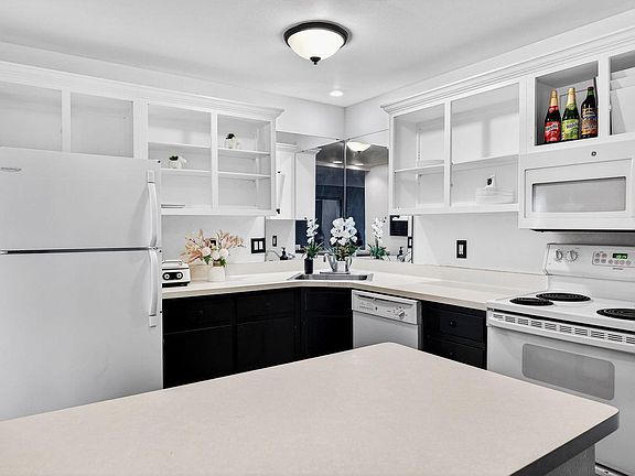 4th image of 4502 HAMMERSLEY Road #1