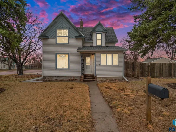 425 S Lincoln St, Canton, SD 57013
