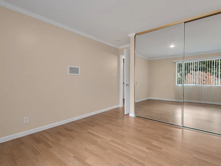 Stanford Garden Apartments — Photo 22