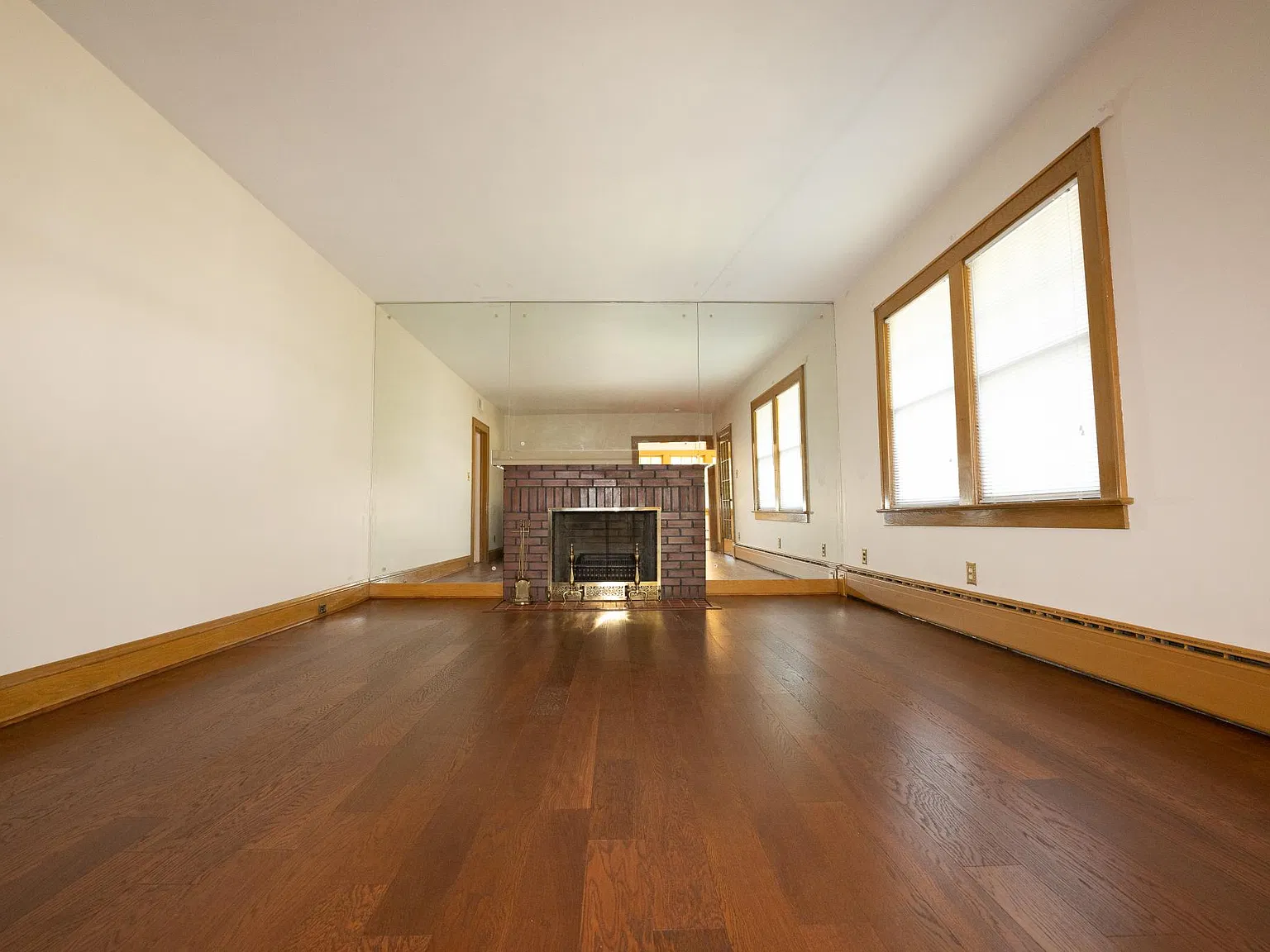 2 bed, 1200 sqft, $2,900 — Photo 3