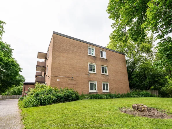 52 Hiawatha St #301, Saint Thomas, ON N5P 2T4