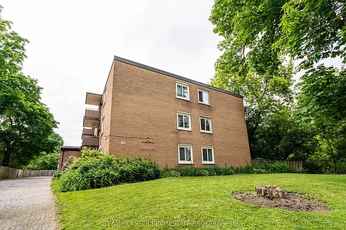 52 Hiawatha St #301 Photo 1