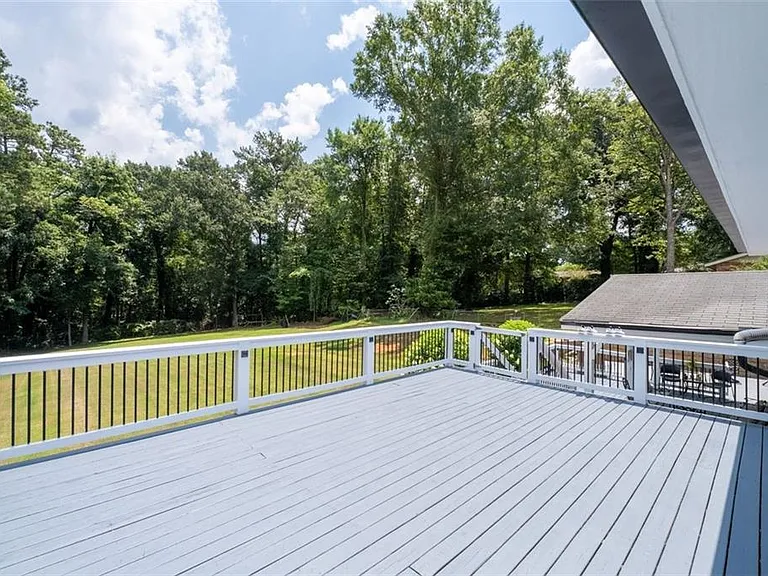 353 Westside Dr — Photo 29