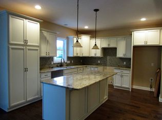 8024 Butterfly St, Painesville, OH 44077