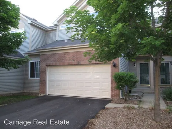 204 Southwicke Dr #D, Streamwood, IL 60107