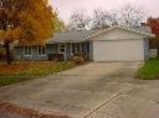 832 Ruskin Ct, Schaumburg, IL 60193