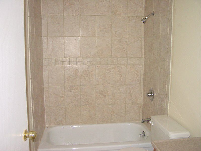 2nd image of 1421 Mithoff St