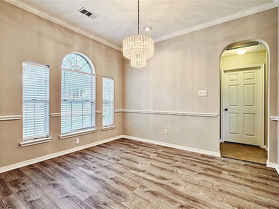 4th image of 8718 Bridge Park Dr