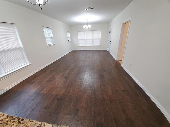 5th image of 1029 Woodland Ave