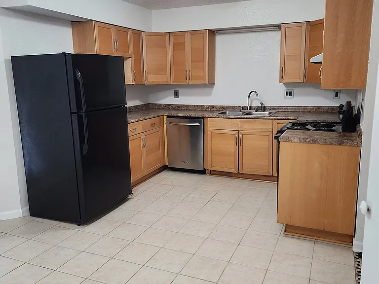 1330 Castle Glen Dr — Photo 6