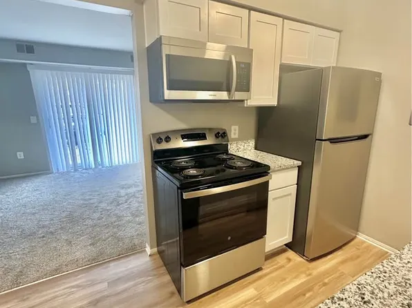 35470 Klix St #101, Clinton Township, MI 48035