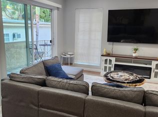 10949 Fruitland Dr #16, Studio City, CA 91604