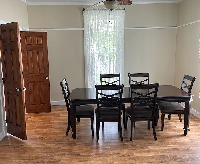 406 E Unaka Ave — Photo 8