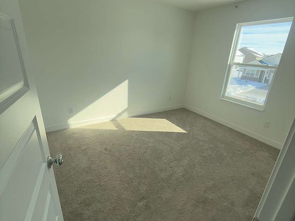 4th image of 3709 Cantebury Dr