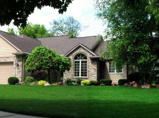 1505 Walnut Run Ct, Walled Lake, MI 48390