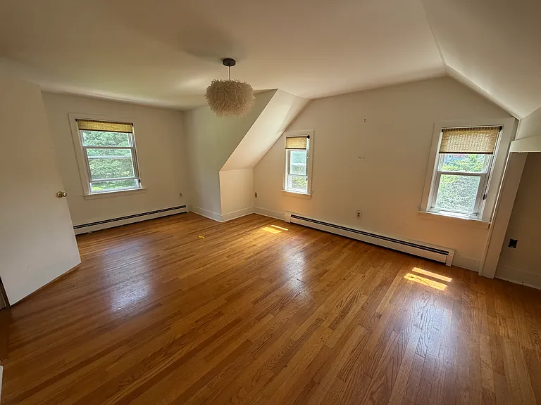 354 N Plain Rd — Photo 11