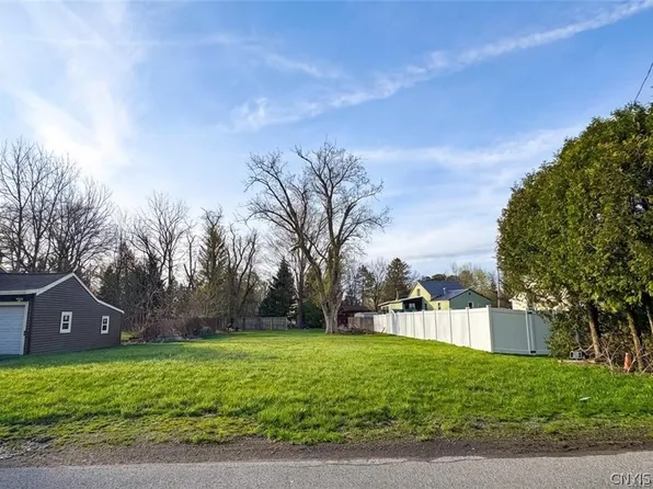 653 Manor Dr #10, Chittenango, NY 13037