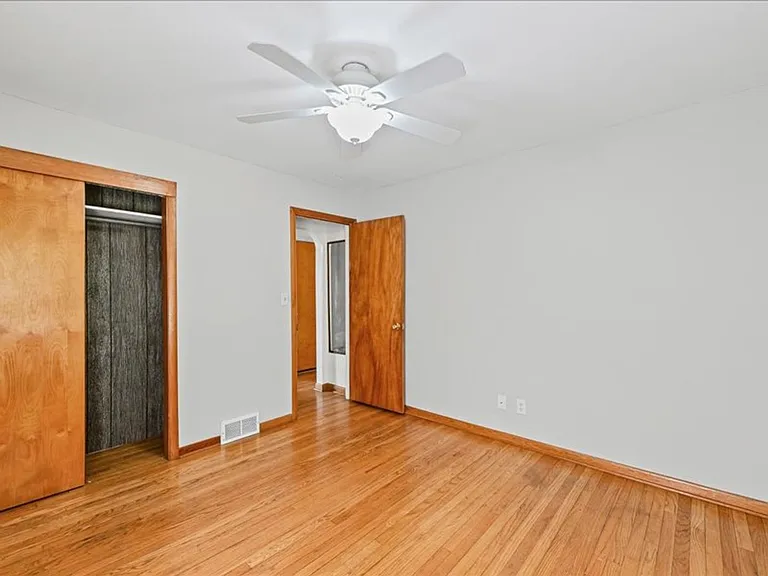 101 W Cypress St — Photo 17