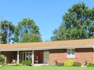 865 Oxford Dr, Chatham, IL 62629