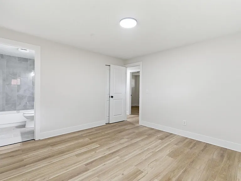 4731 Powell Rd — Photo 17