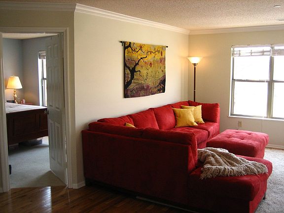 5th image of 39 Buttles Ave