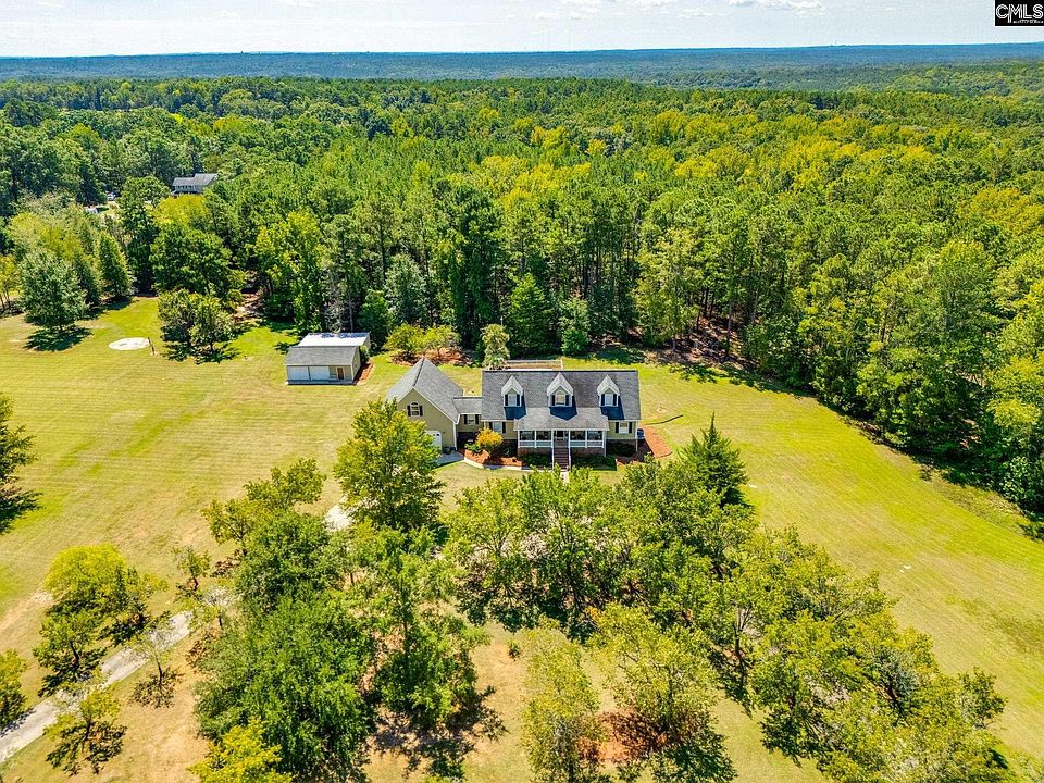 1st image of 75 Valley View Dr