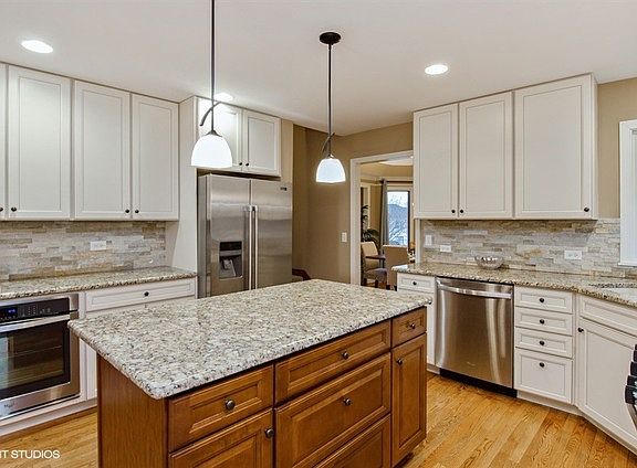 4th image of 131 Amber Ct