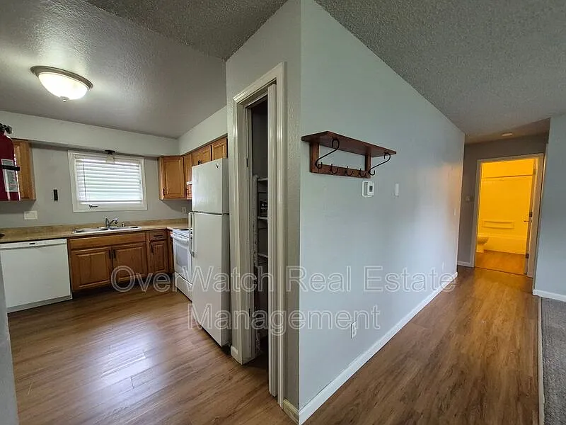 3162 Tarwater Ave #4
