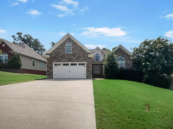 299 Kailors Cove Cir, Ringgold, GA 30736