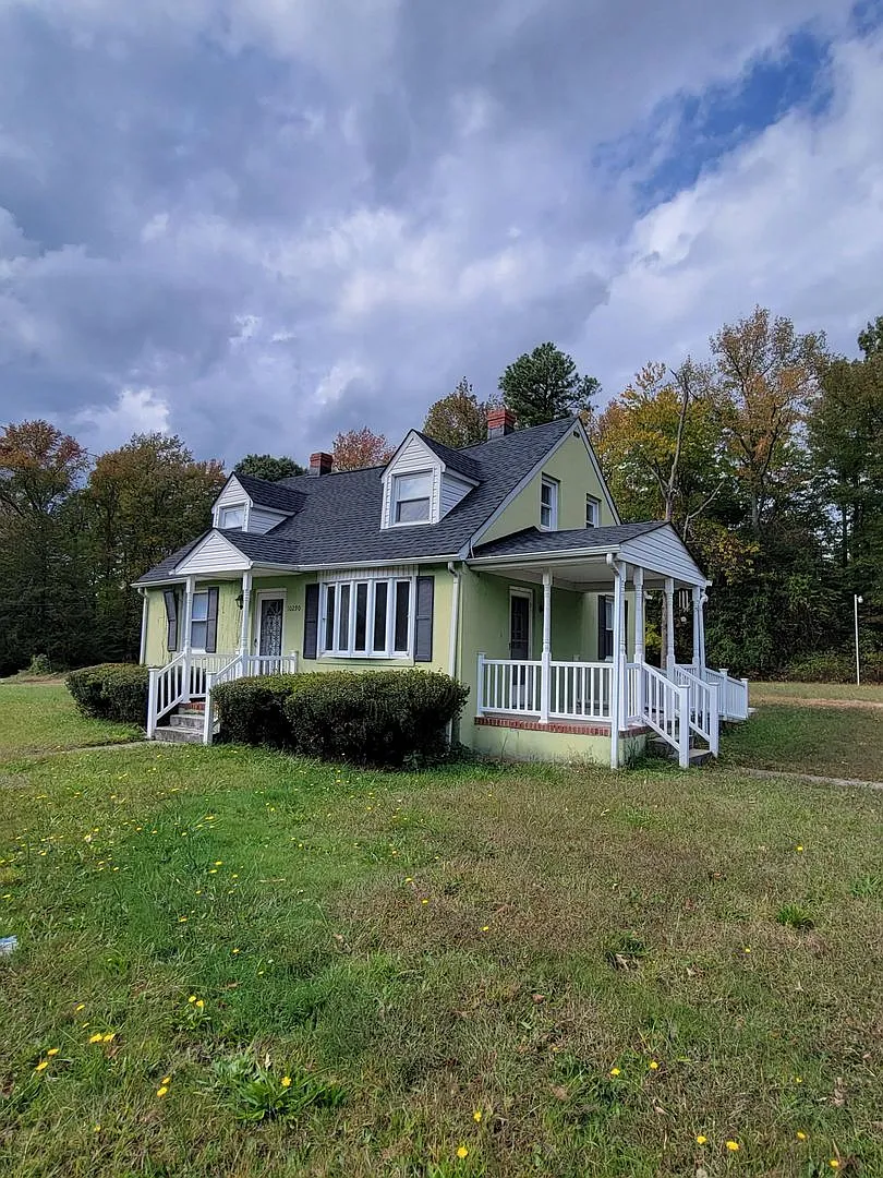 Spacious 5 Bedroom Home in Ashland, VA — Photo 1
