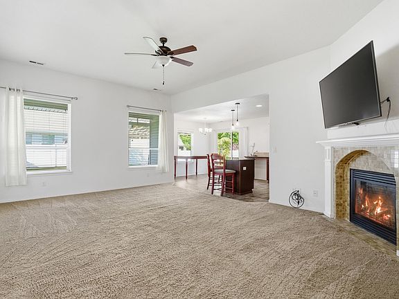 5th image of 2610 W Parkway Dr
