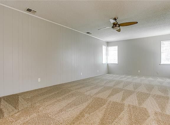 5th image of 1303 Willow Creek Dr