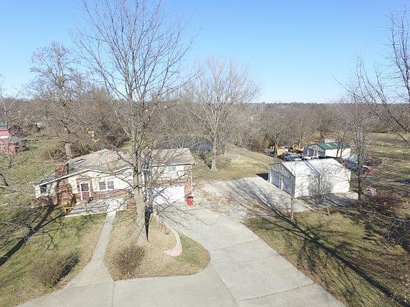2nd image of 1800 E Mechanic Ave