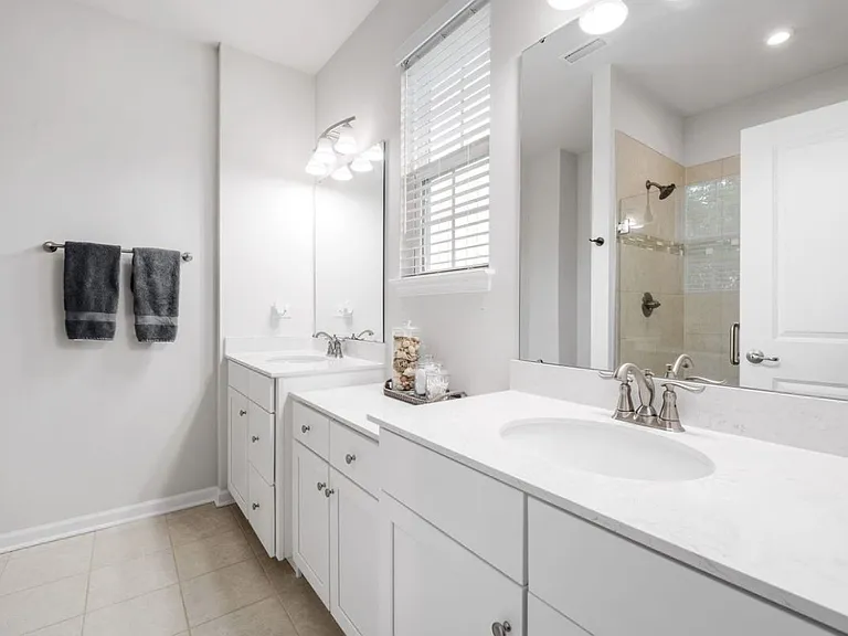 786 Weller Dr — Photo 18