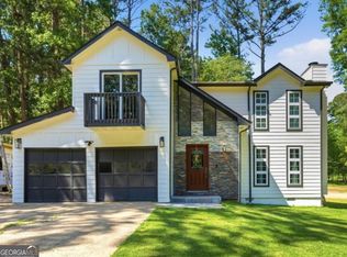 200 Huntcliff Ct, Fayetteville, GA 30214