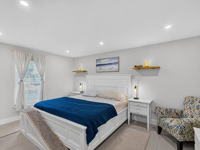 272 SW Fairchild Ave — Photo 18