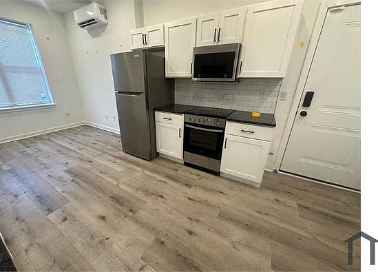 3rd image of 3458 Frankford Ave #1