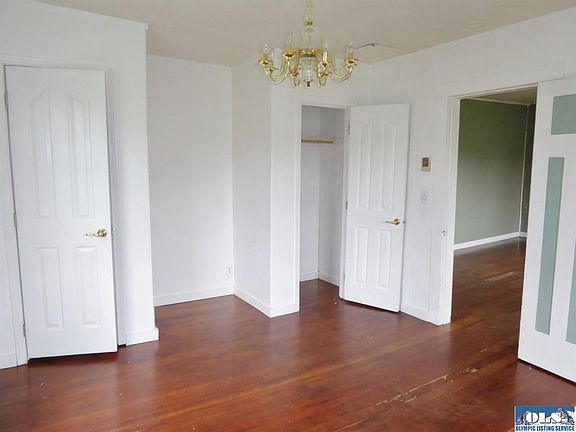 4th image of 819 W 10th St