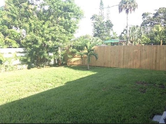 3rd image of 161 Marguerita Dr