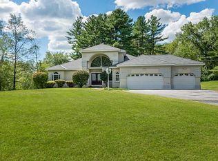 28 Mattity Rd, North Smithfield, RI 02896
