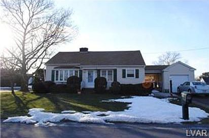 1st image of 822 Hickory Ln