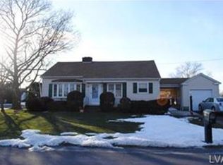 822 Hickory Ln, Easton, PA 18045