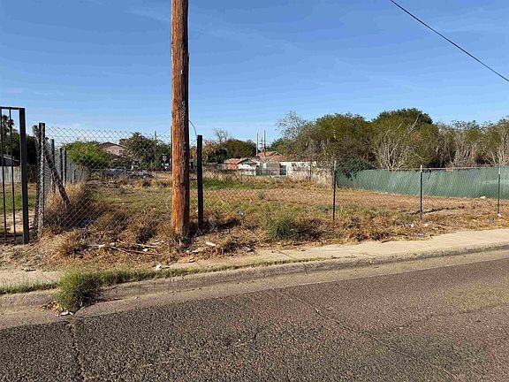 3rd image of 1902 Iturbide St
