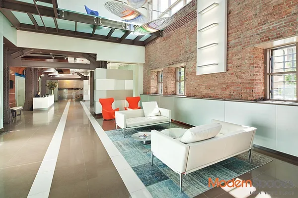Sold by Modern Spaces | media 9