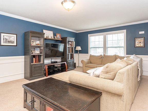 3rd image of 5444 Woodrush Ave