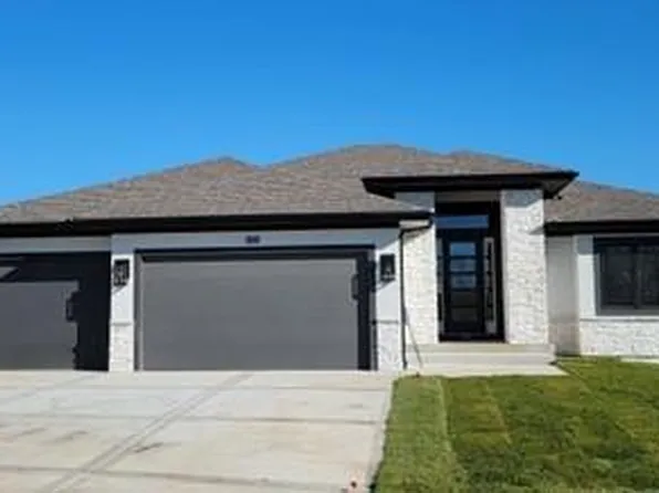 9190 N Montgall Ave, Kansas City, MO 64156